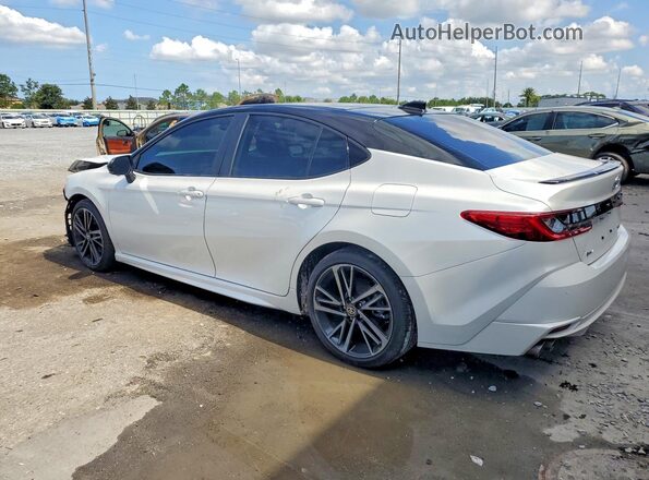 4T1DAACK5SU082445 2025 TOYOTA CAMRY White Trasero izquierdo