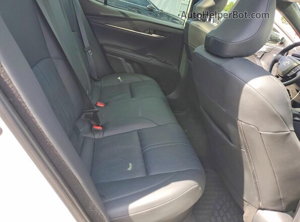 4T1DAACK5SU082445 2025 TOYOTA CAMRY White Vista de los asientos traseros