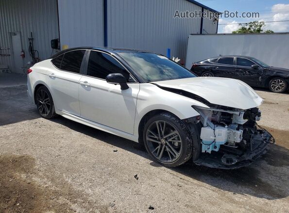 4T1DAACK5SU082445 2025 TOYOTA CAMRY White Delantero derecho