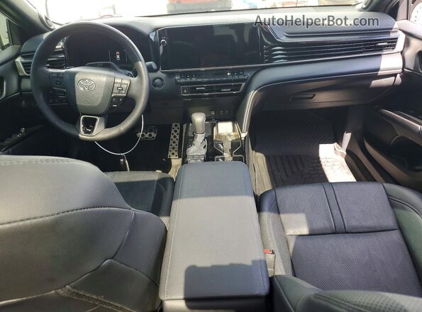4T1DAACK5SU082445 2025 TOYOTA CAMRY White Vista del salpicadero