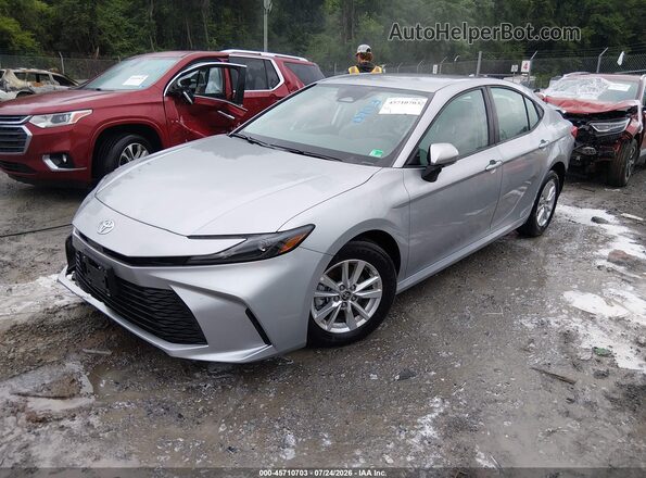 4T1DAACK5SU105495 2025 TOYOTA CAMRY Серебряный Передняя левая четверть
