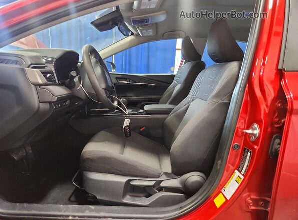 4T1DAACK5SU121048 2025 TOYOTA CAMRY Red Widok wnętrza z przodu