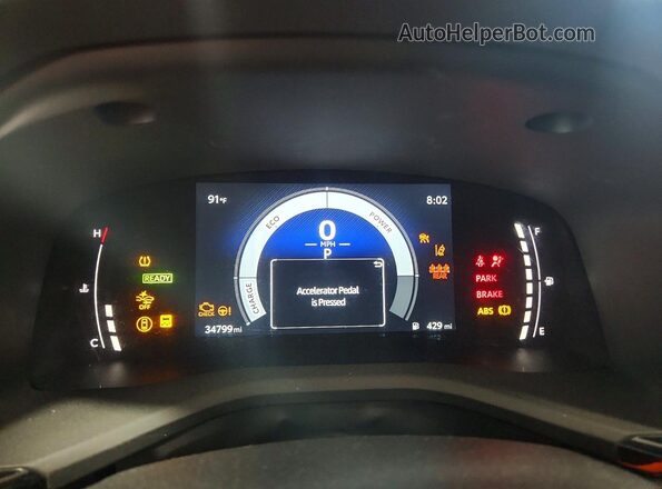 4T1DAACK5SU121048 2025 TOYOTA CAMRY Red Widok zestawu wskaźników