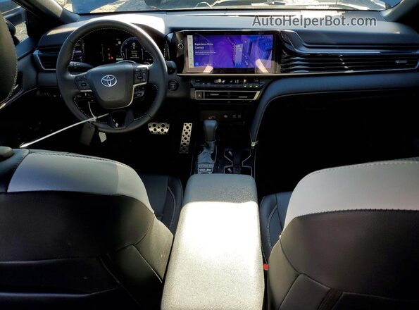 4T1DAACK5SU133636 2025 TOYOTA CAMRY Gray Dashboard view