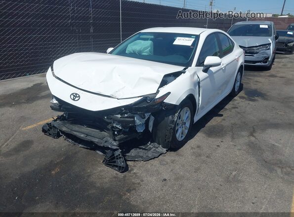 4T1DAACK5SU135077 2025 TOYOTA CAMRY White Vista tres cuartos delantera izquierda