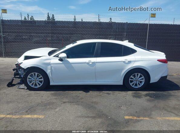 4T1DAACK5SU135077 2025 TOYOTA CAMRY White Vista interior de 360 grados