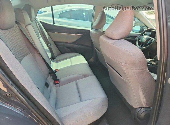 4T1DAACK5SU181668 2025 TOYOTA CAMRY Gray Widok tylnych siedzeń