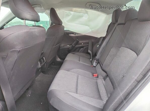 4T1DAACK5SU649348 2025 TOYOTA CAMRY White Widok tylnych siedzeń