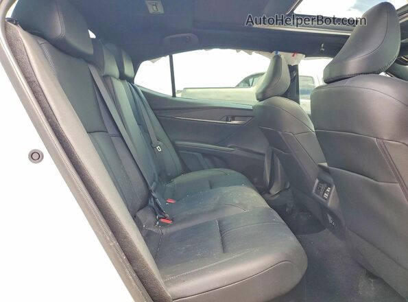 4T1DAACK5TU231437 2026 TOYOTA CAMRY White Widok tylnych siedzeń