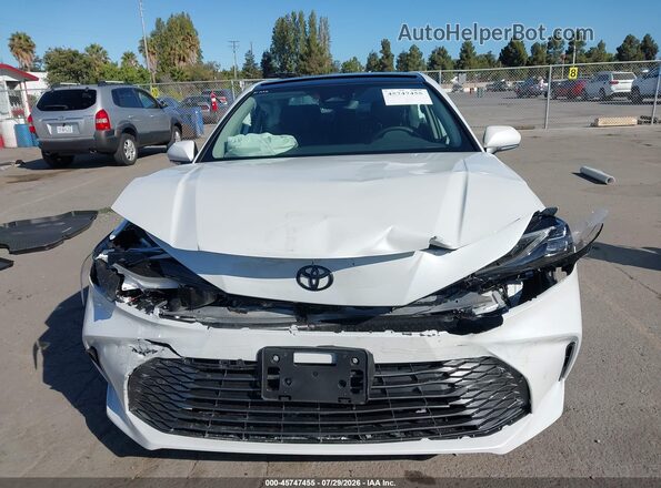 4T1DAACK5TU682030 2026 TOYOTA CAMRY White ხელსაწყოთა პანელის ხედი