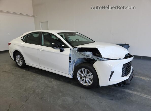 4T1DAACK5TU710022 2026 TOYOTA CAMRY White 360 interior view