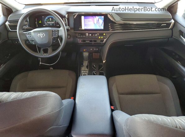 4T1DAACK6SU020956 2025 TOYOTA CAMRY White წინა პანელის ხედი