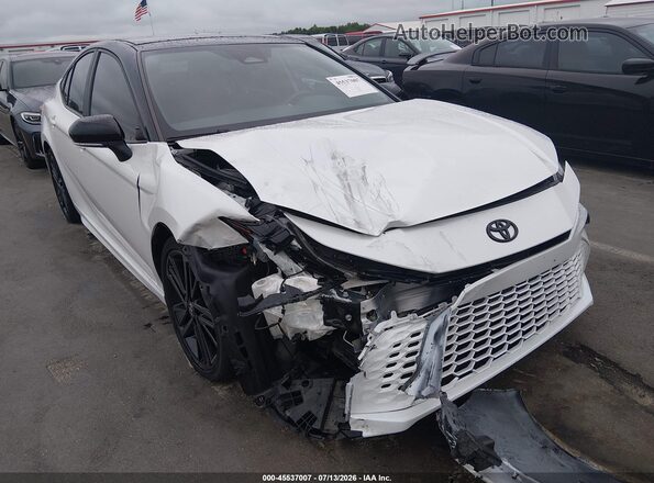4T1DAACK6SU054282 2025 TOYOTA CAMRY White Դիմացի տեսք