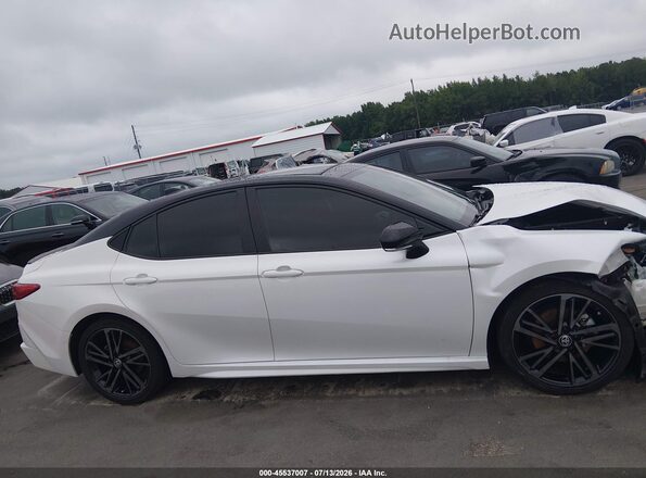 4T1DAACK6SU054282 2025 TOYOTA CAMRY White Սալոնի հետևի տեսք