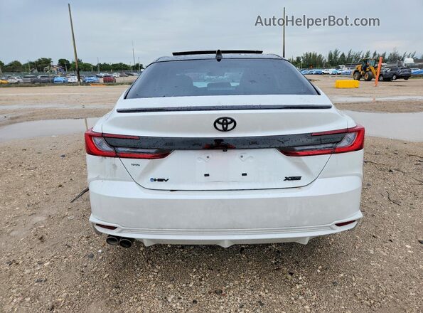 4T1DAACK6SU066464 2025 TOYOTA CAMRY White Հետևի տեսք