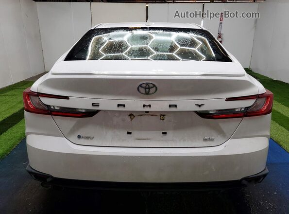 4T1DAACK6SU138912 2025 TOYOTA CAMRY Белый Вид сзади
