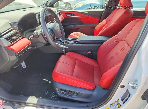 4T1DAACK6SU170016 2025 TOYOTA CAMRY White Vista interior delantera