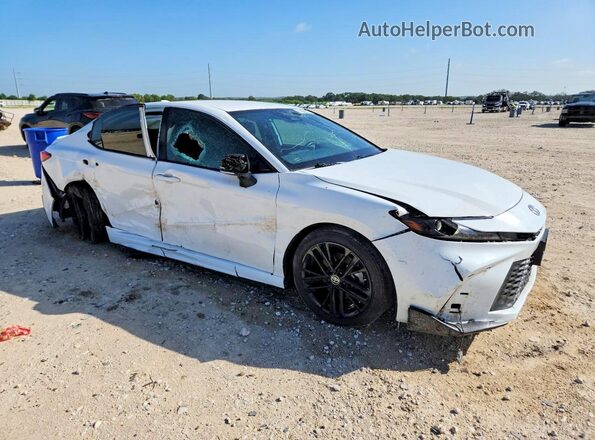 4T1DAACK6SU581027 2025 TOYOTA CAMRY Белый Передняя правая четверть