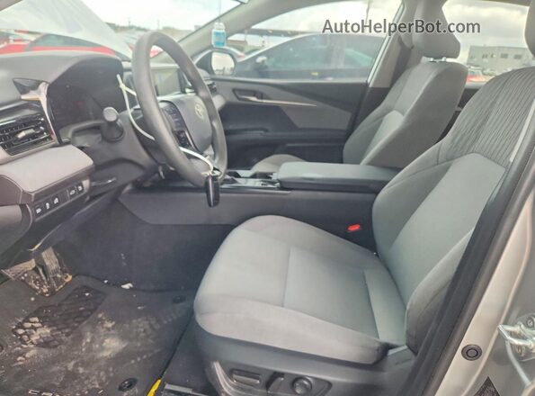 4T1DAACK6SU615208 2025 TOYOTA CAMRY Silver წინა სალონის ხედი
