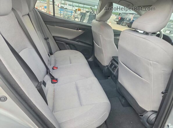 4T1DAACK6SU615208 2025 TOYOTA CAMRY Silver უკანა სავარძლების ხედი