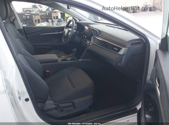4T1DAACK7SU008265 2025 TOYOTA CAMRY Белый Вид салона спереди
