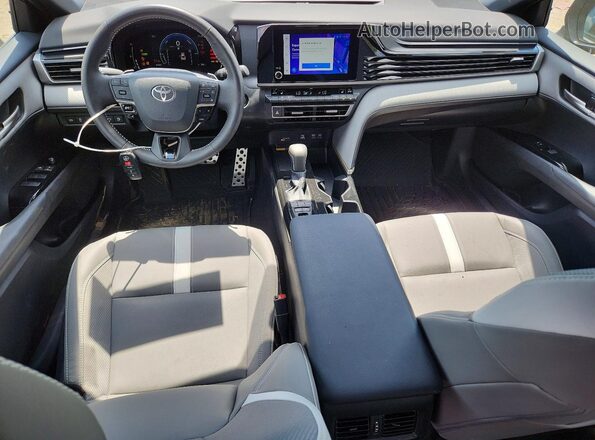 4T1DAACK7SU094323 2025 TOYOTA CAMRY Серый Вид панели приборов