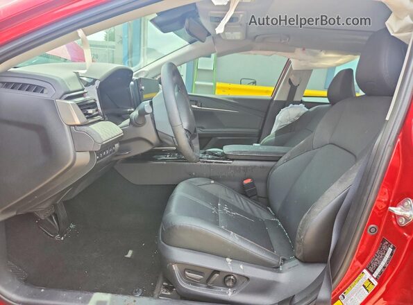 4T1DAACK7SU134707 2025 TOYOTA CAMRY Red Widok wnętrza z przodu