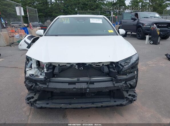 4T1DAACK7SU512587 2025 TOYOTA CAMRY White Սալոնի հետևի տեսք