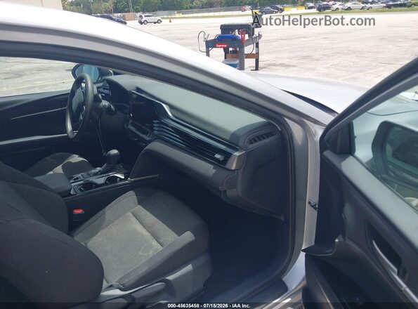 4T1DAACK7SU553866 2025 TOYOTA CAMRY Gray Vista interior delantera