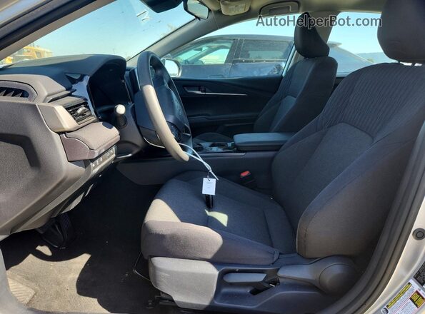 4T1DAACK7SU593171 2025 TOYOTA CAMRY Серебряный Вид салона спереди