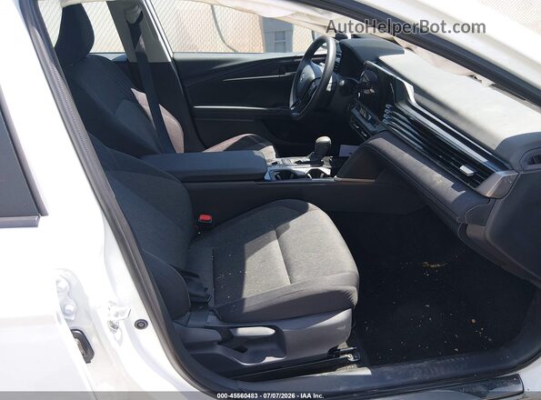 4T1DAACK7TU292398 2026 TOYOTA CAMRY White Widok wnętrza z przodu