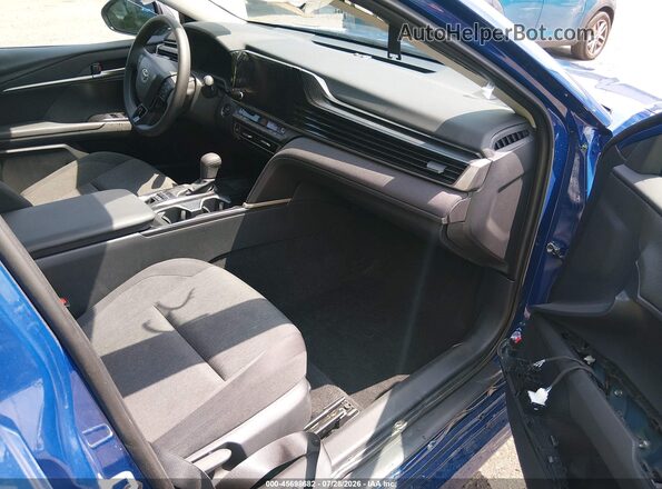 4T1DAACK7TU305117 2026 TOYOTA CAMRY Blue წინა სალონის ხედი