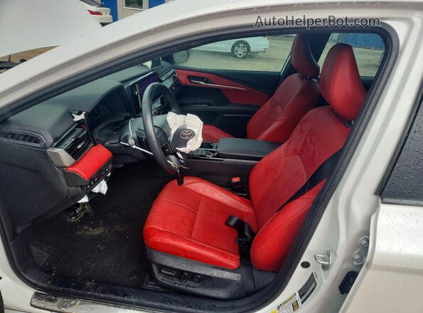 4T1DAACK8SU064215 2025 TOYOTA CAMRY White Front interior view