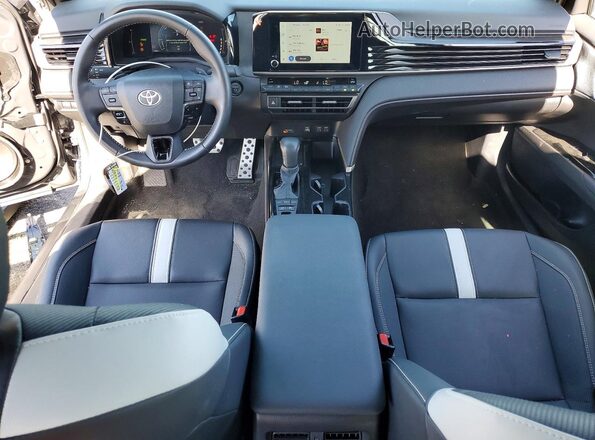 4T1DAACK8SU150334 2025 TOYOTA CAMRY Gray წინა პანელის ხედი