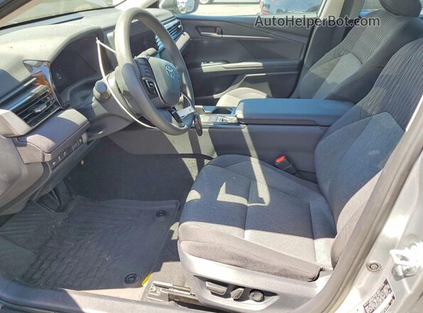 4T1DAACK8SU534288 2025 TOYOTA CAMRY Silver Սալոնի դիմացի տեսք