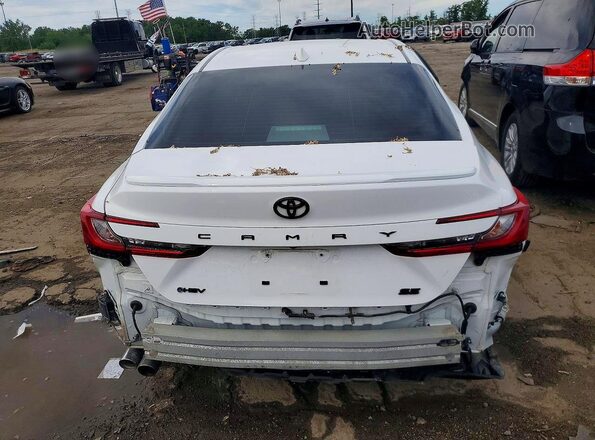4T1DAACK8SU549938 2025 TOYOTA CAMRY White უკანა ხედი