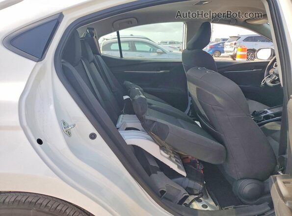 4T1DAACK8SU555125 2025 TOYOTA CAMRY White უკანა სავარძლების ხედი