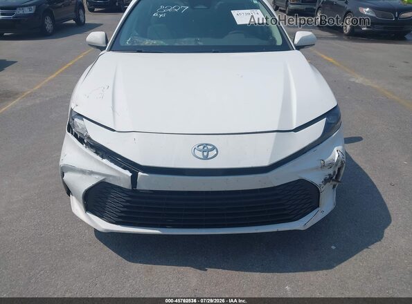 4T1DAACK8SU608227 2025 TOYOTA CAMRY White Դիմացի տեսք