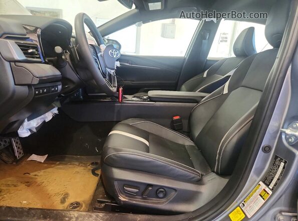 4T1DAACK8TU289641 2026 TOYOTA CAMRY Silver Front interior view