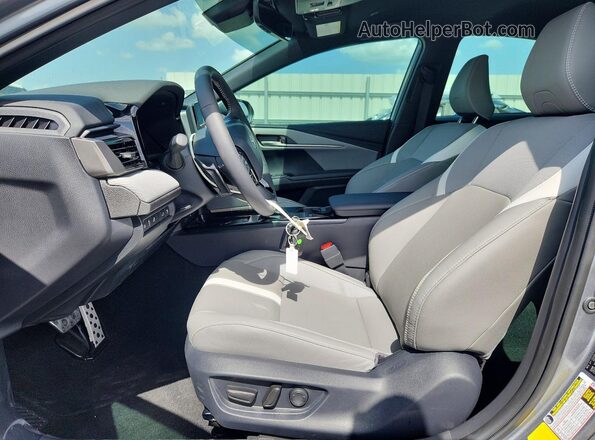 4T1DAACK8TU671023 2026 TOYOTA CAMRY Gray Widok wnętrza z przodu