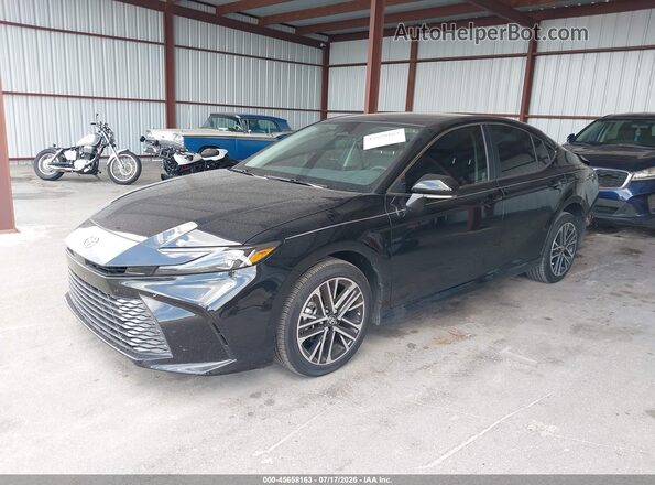 4T1DAACK8TU716560 2026 TOYOTA CAMRY Black წინა მარცხენა ხედი სამი მეოთხედიდან