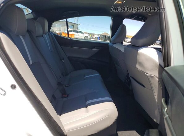 4T1DAACK8TU753964 2026 TOYOTA CAMRY White Vista de los asientos traseros