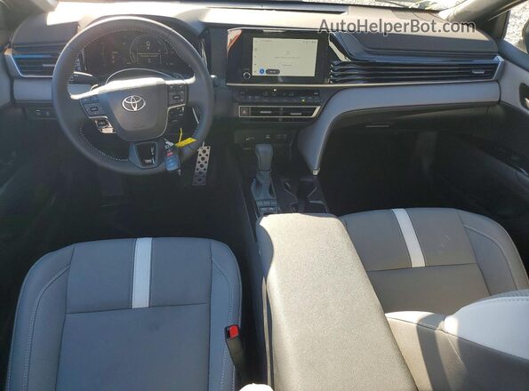 4T1DAACK8TU753964 2026 TOYOTA CAMRY White Vista del salpicadero