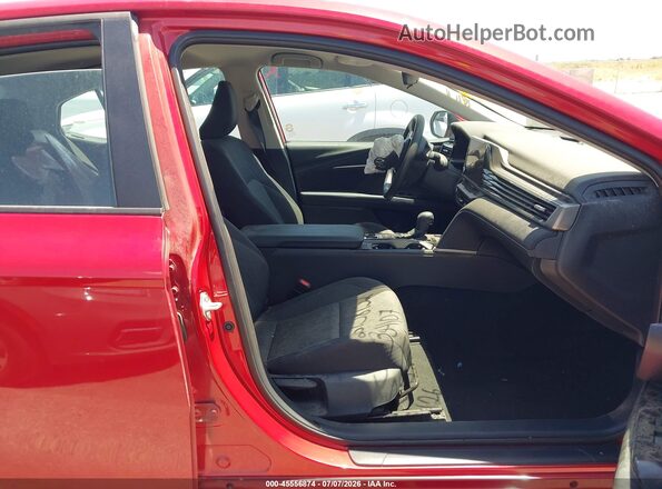 4T1DAACK9SU051330 2025 TOYOTA CAMRY Red Widok wnętrza z przodu