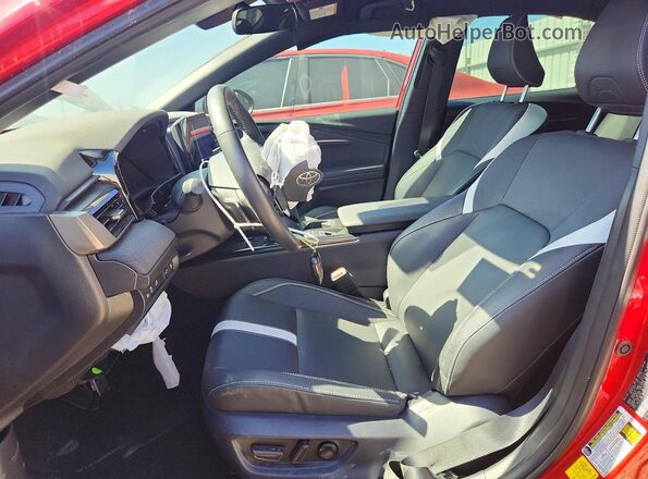 4T1DAACK9SU137981 2025 TOYOTA CAMRY Красный Вид салона спереди