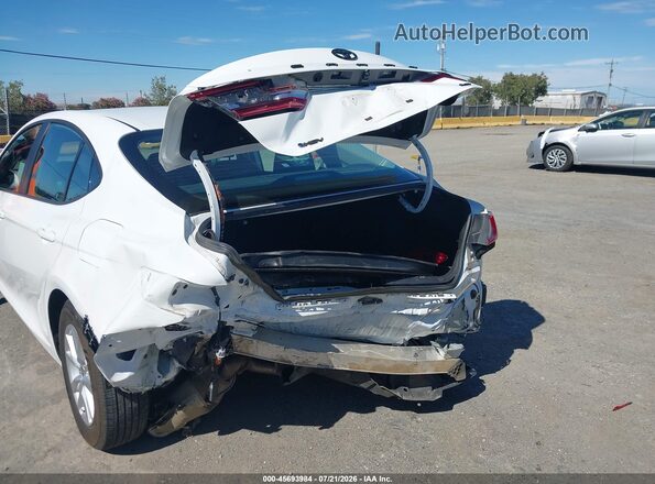 4T1DAACK9SU178403 2025 TOYOTA CAMRY White Vista frontal