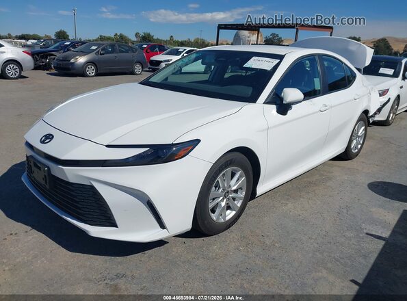 4T1DAACK9SU178403 2025 TOYOTA CAMRY White Vista tres cuartos delantera izquierda