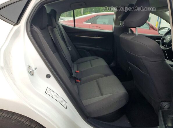 4T1DAACK9SU586593 2025 TOYOTA CAMRY White უკანა სავარძლების ხედი