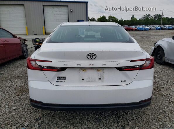 4T1DAACK9SU586593 2025 TOYOTA CAMRY White უკანა ხედი