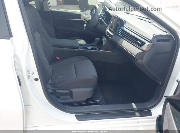 4T1DAACK9SU648459 2025 TOYOTA CAMRY White Widok wnętrza z przodu